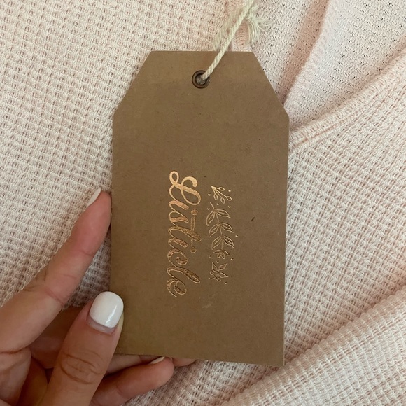 Light pink top Listicle top. Never worn before! - Picture 4 of 4